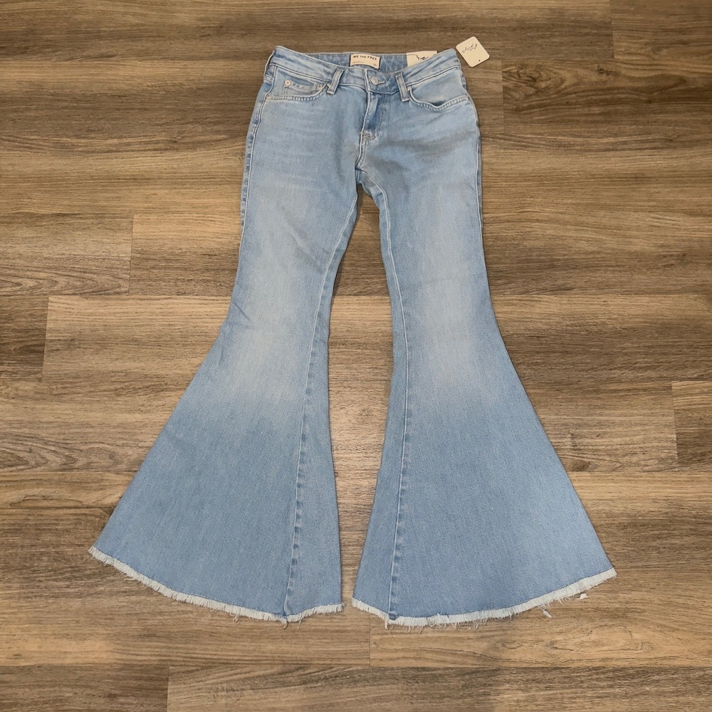We The Free Free People Emre Flare Jeans Light Wash Raw Hem 25 OB2349359